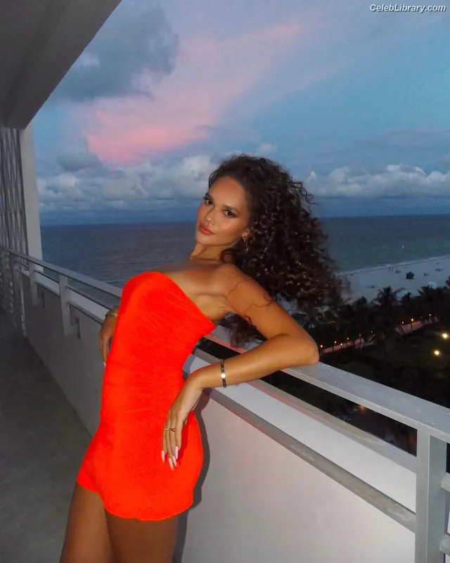 Madison Pettis photo 18 of 757