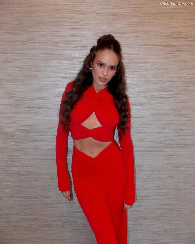 Madison Pettis photo 9 of 757
