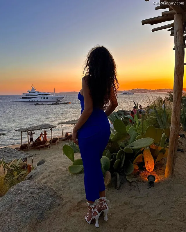 Madison Pettis photo 19 of 757