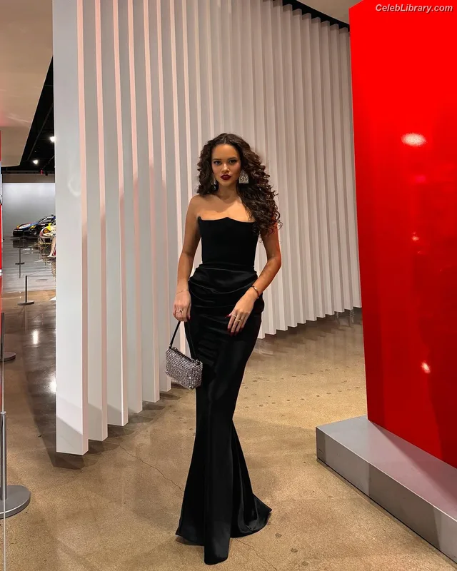 Madison Pettis photo 24 of 757