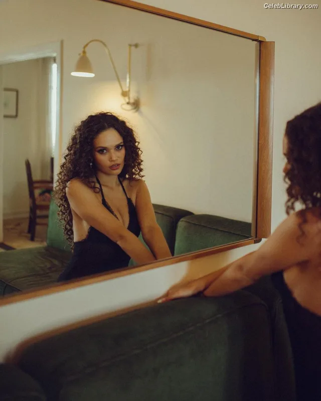 Madison Pettis photo 7 of 757