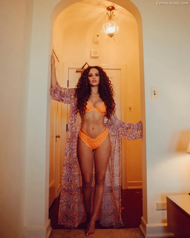 Madison Pettis photo 12 of 757