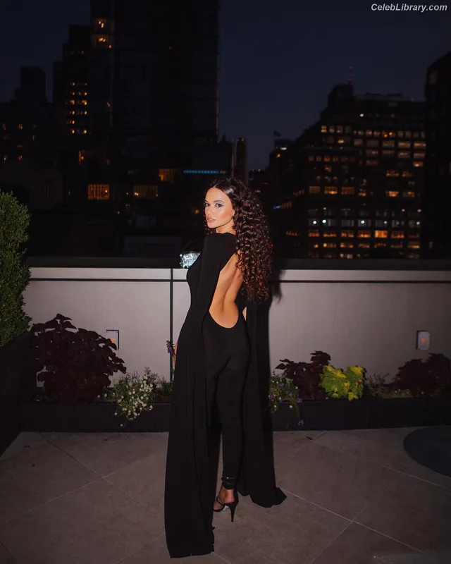 Madison Pettis photo 9 of 757