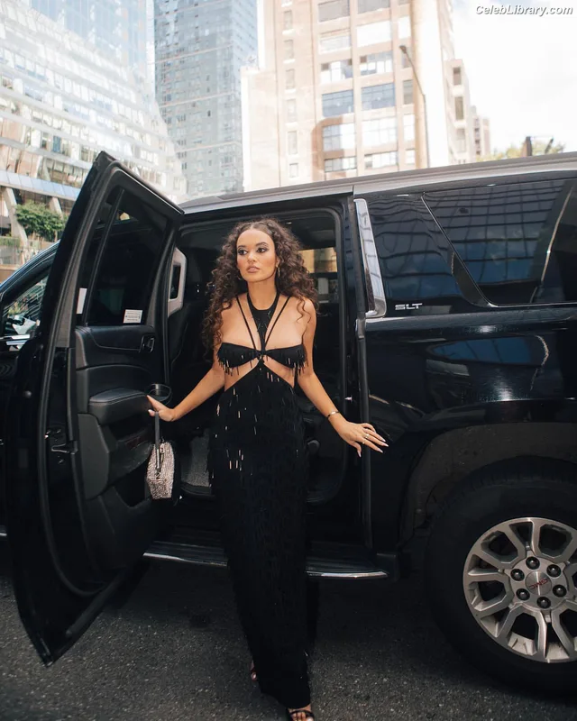 Madison Pettis photo 18 of 757
