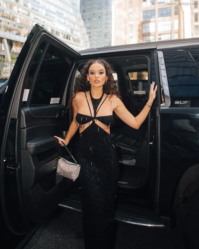 Madison Pettis photo 19 of 757
