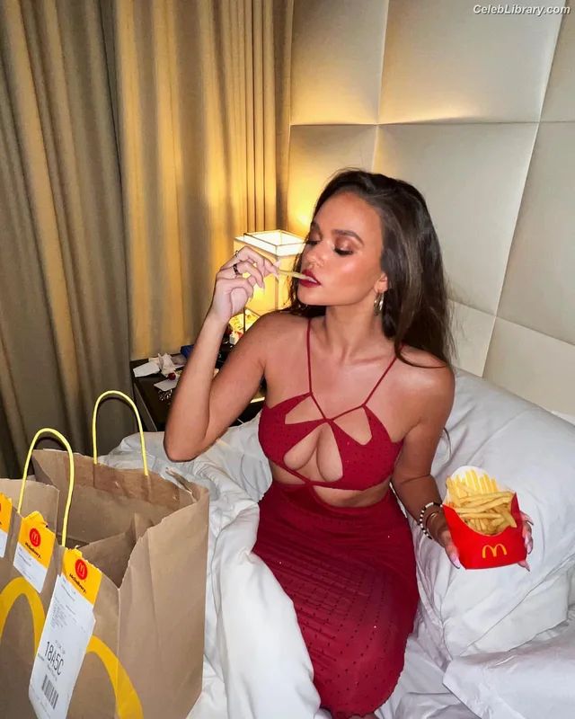 Madison Pettis photo 8 of 757