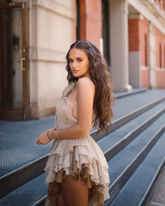 Madison Pettis photo 13 of 757