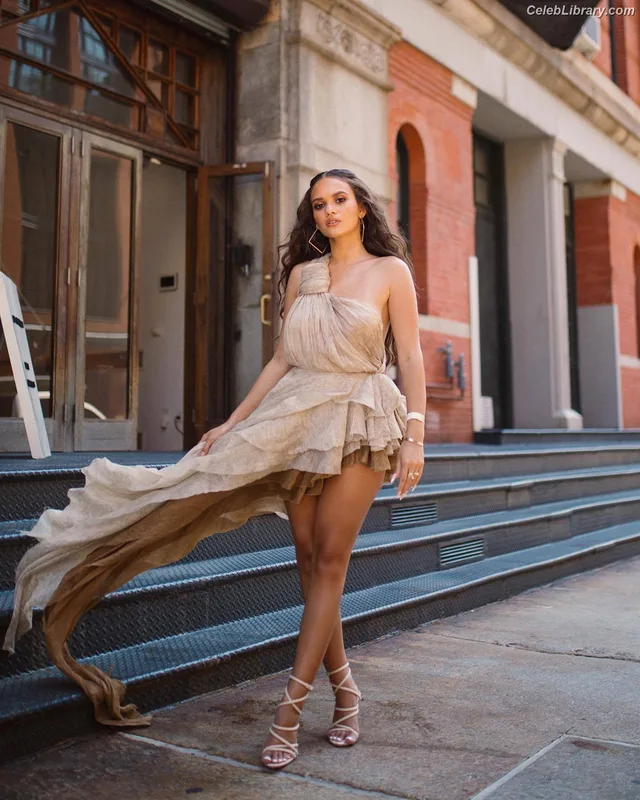 Madison Pettis photo 14 of 757