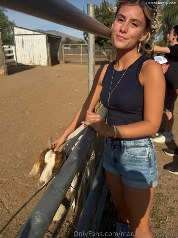 Madisyn Shipman photo 8 of 2980