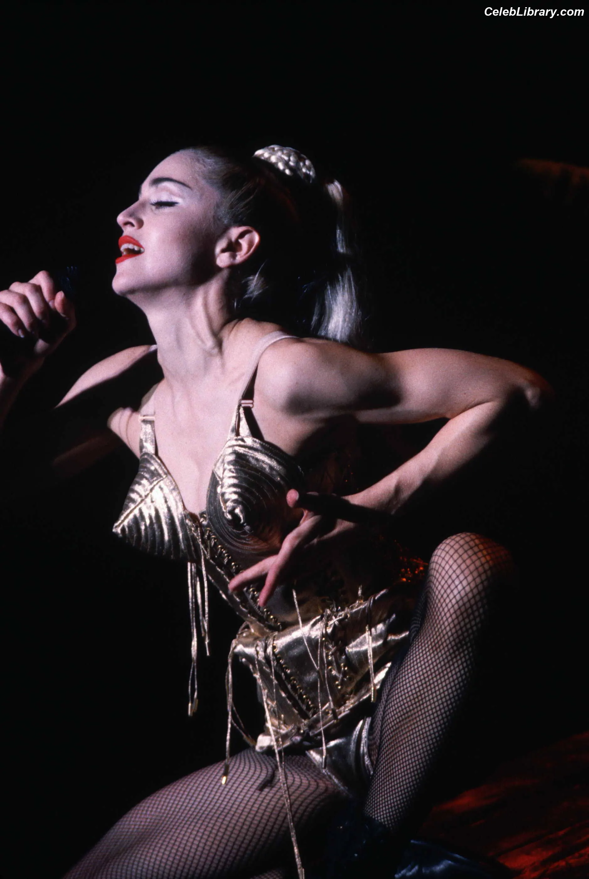 Madonna photo 10 of 443