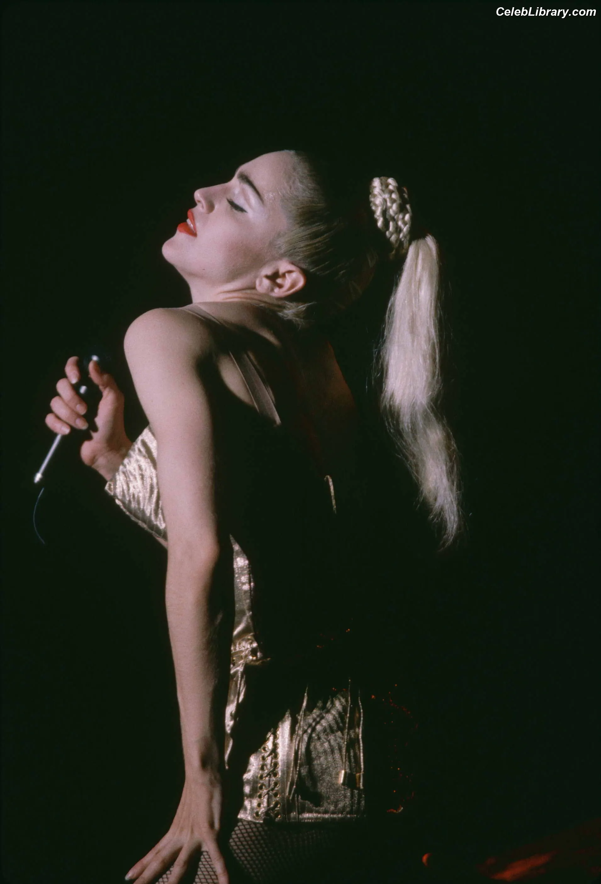 Madonna photo 21 of 443