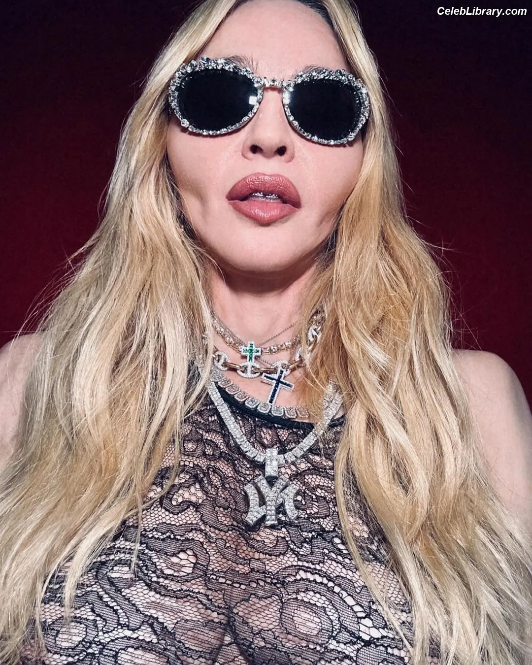 Madonna photo 6 of 443