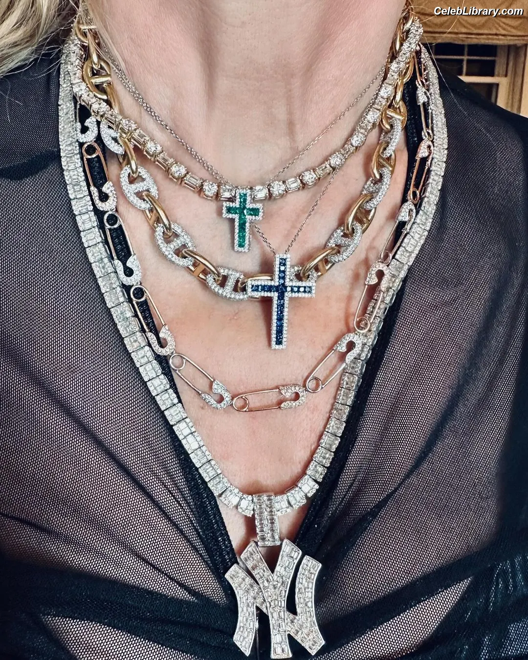 Madonna photo 8 of 443