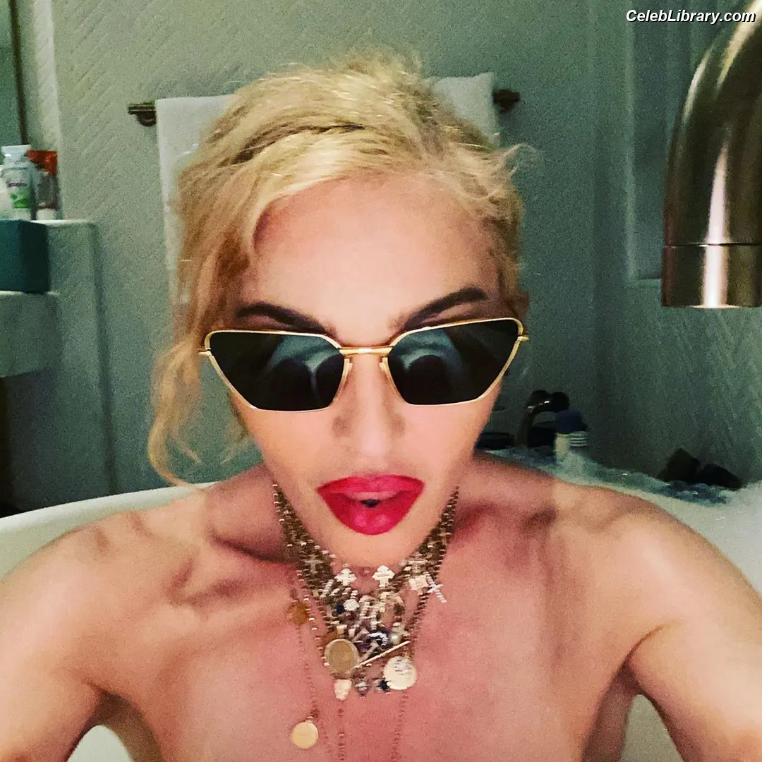 Madonna photo 9 of 443