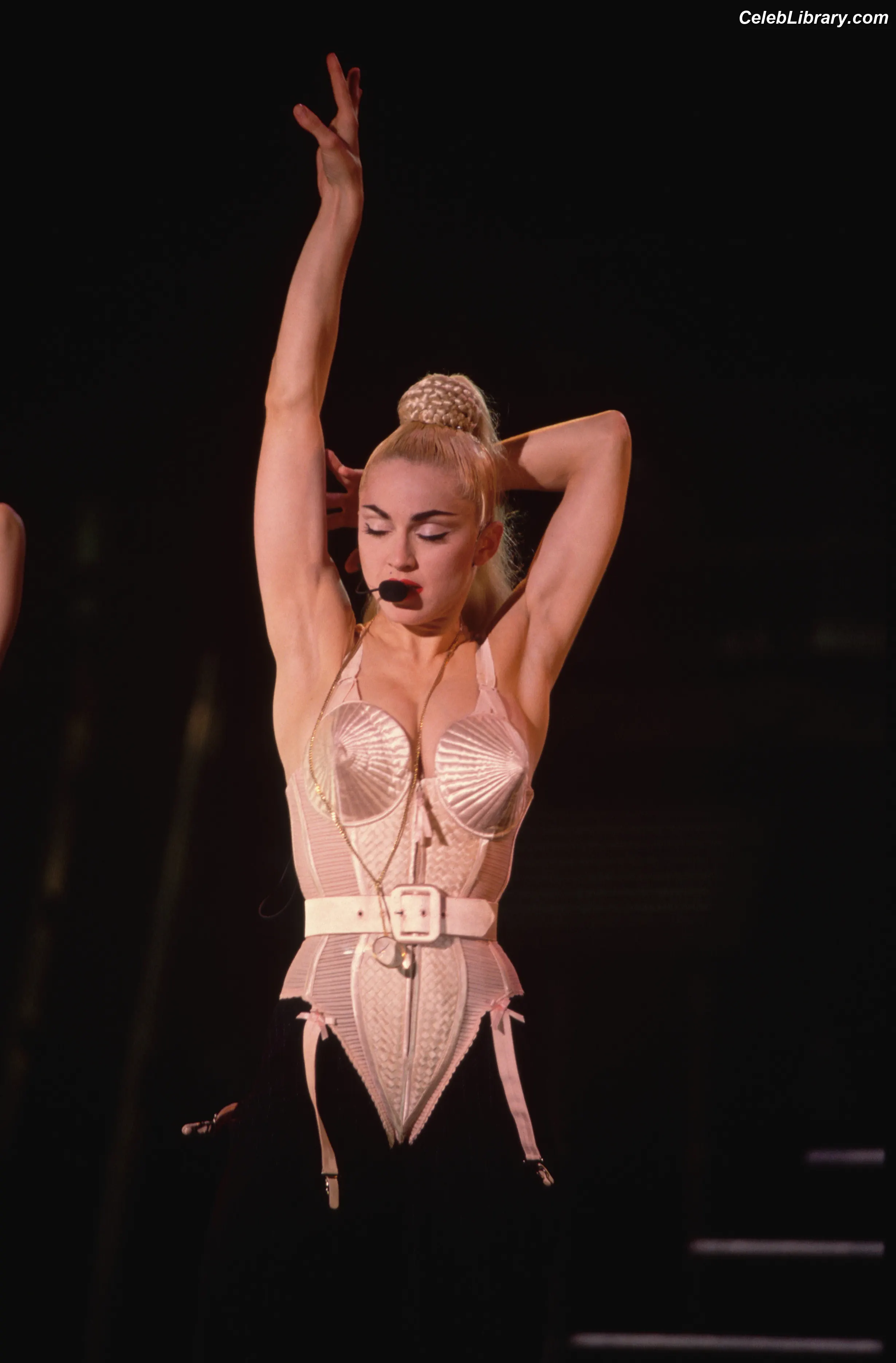 Madonna photo 16 of 443