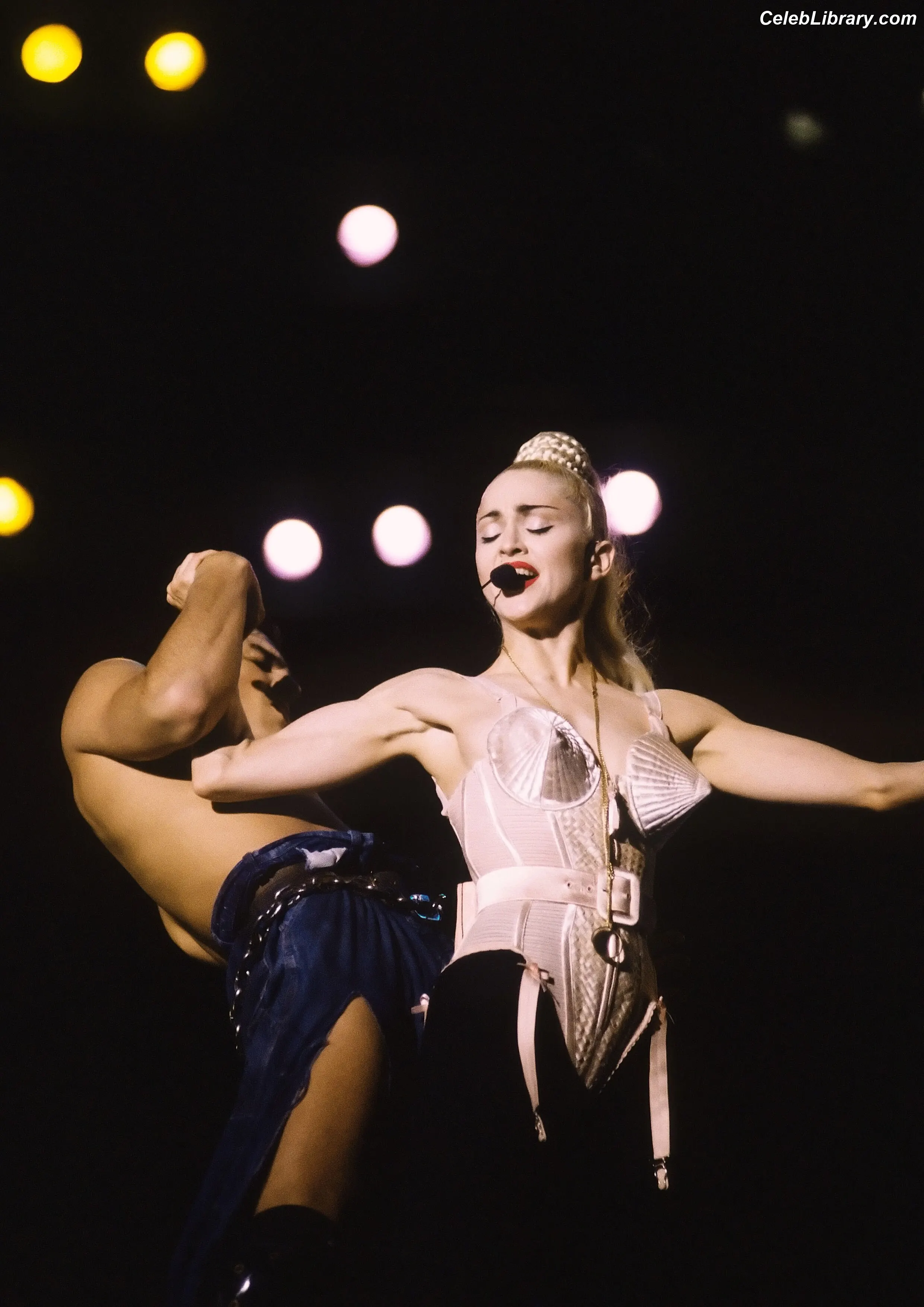 Madonna photo 18 of 443