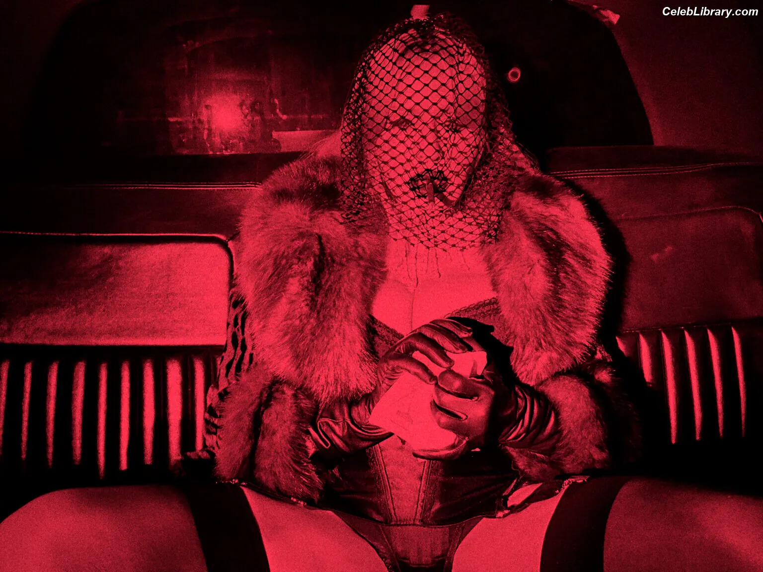 Madonna photo 4 of 443