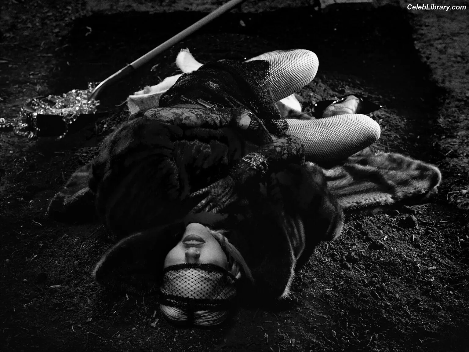 Madonna photo 20 of 443