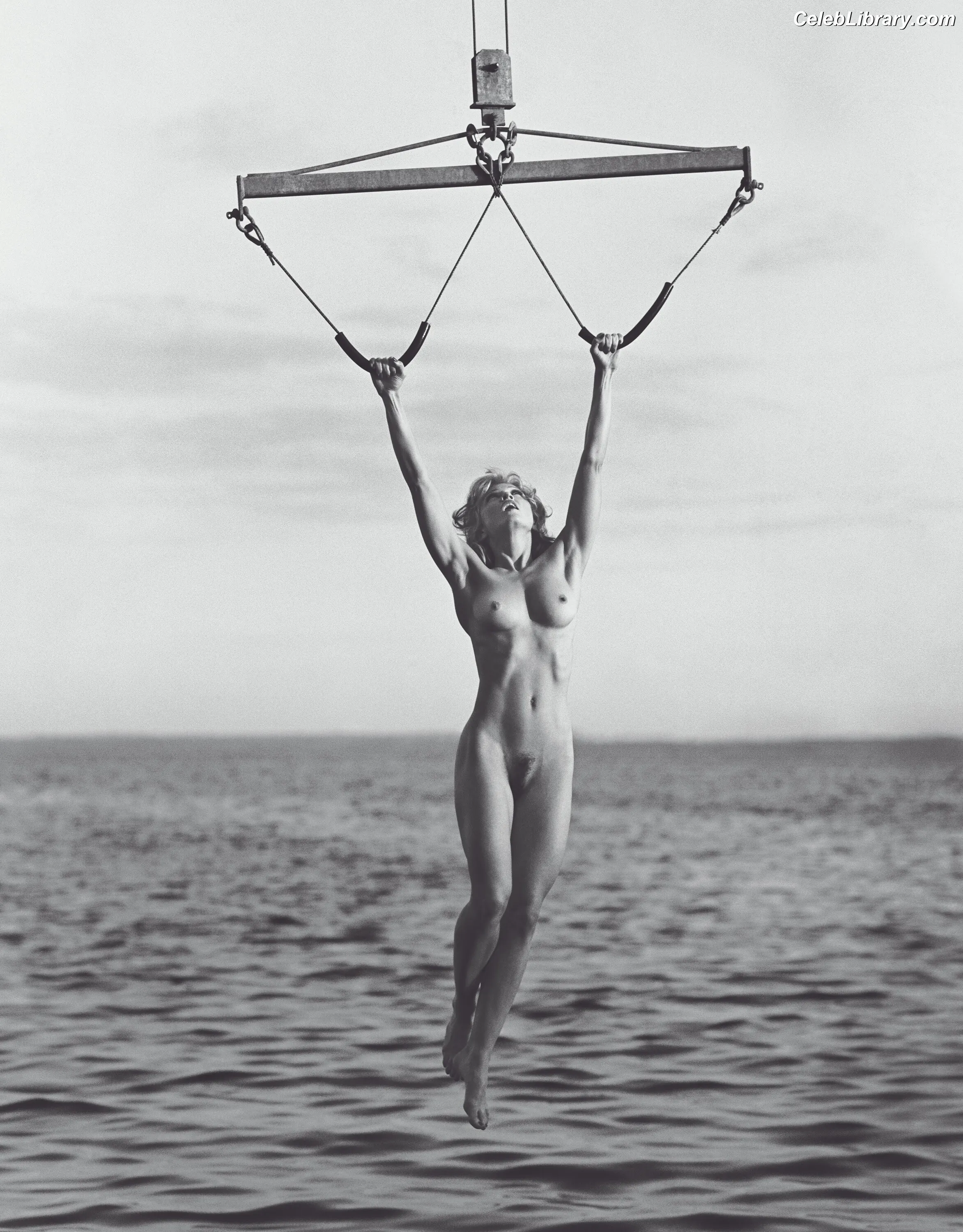 Madonna photo 10 of 443