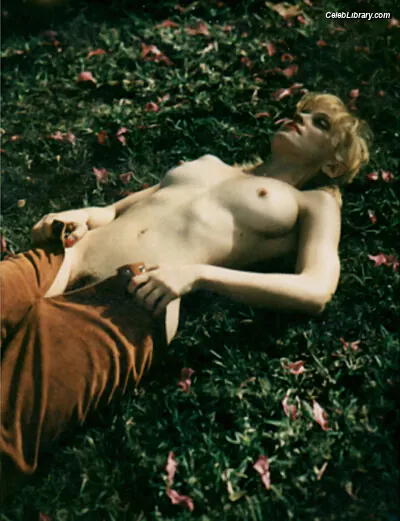 Madonna photo 8 of 443