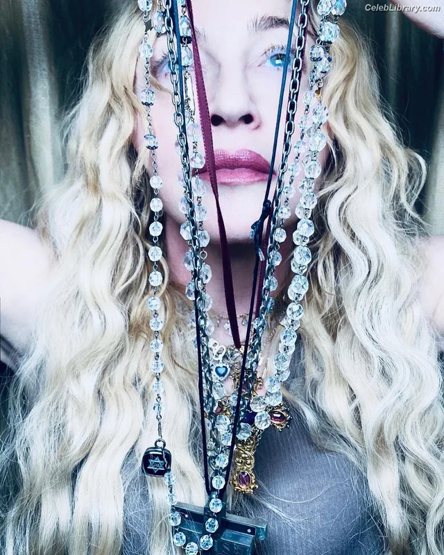 Madonna photo 9 of 444