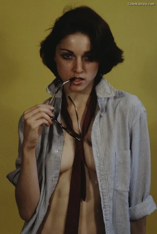 Madonna photo 1 of 444