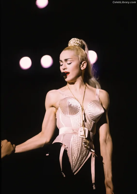 Madonna photo 12 of 444