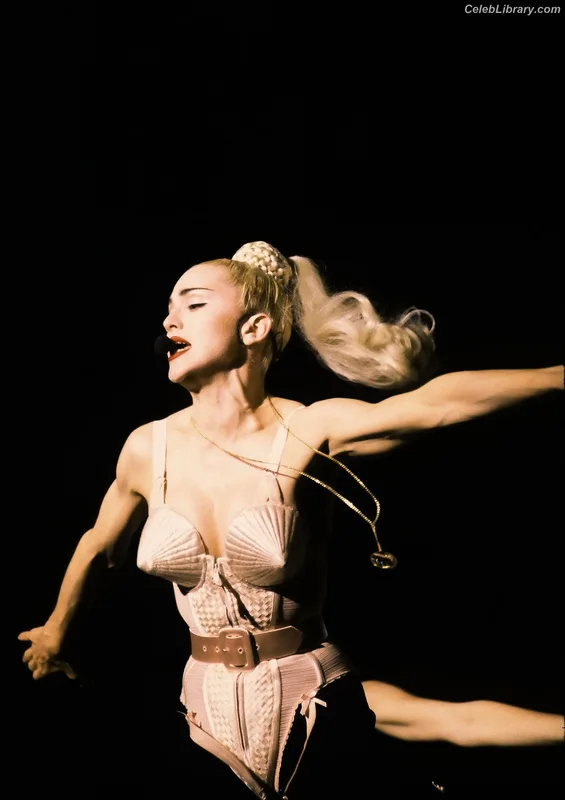 Madonna photo 20 of 444