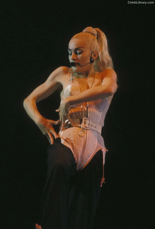 Madonna photo 1 of 444