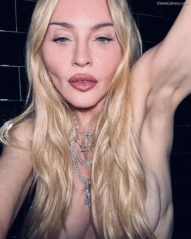 Madonna photo 5 of 444