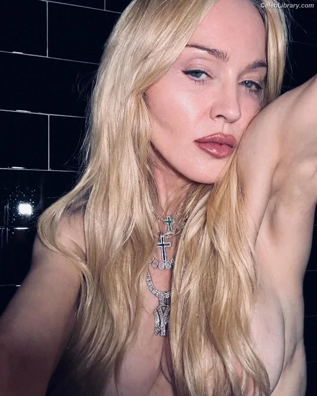 Madonna photo 7 of 444
