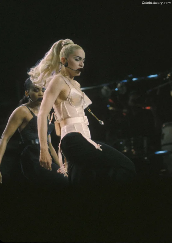 Madonna photo 14 of 444