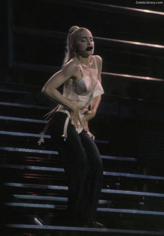 Madonna photo 21 of 444
