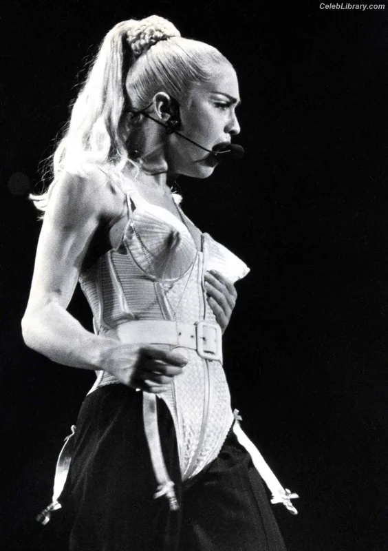 Madonna photo 6 of 444