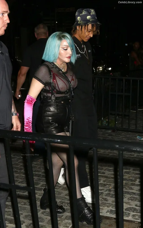 Madonna photo 1 of 444