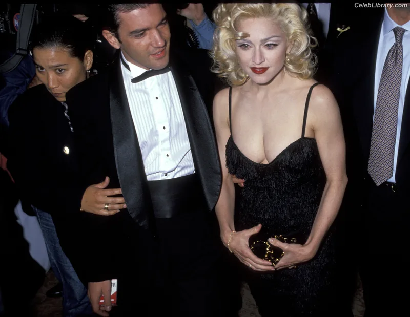 Madonna photo 15 of 444