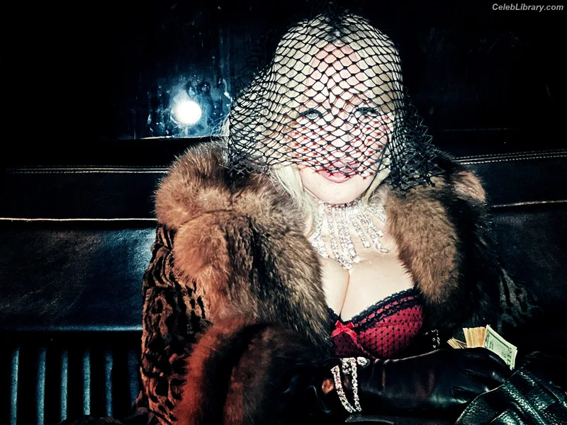 Madonna photo 9 of 444