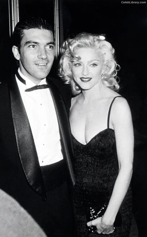 Madonna photo 16 of 444