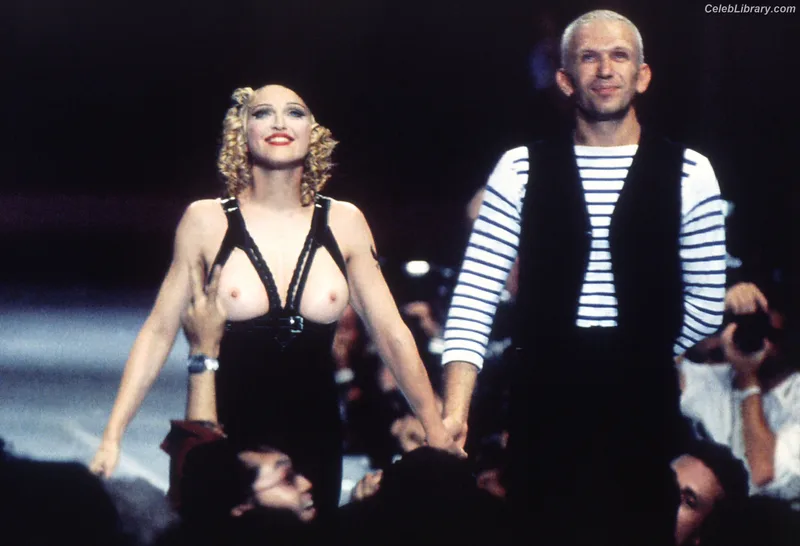 Madonna photo 16 of 444