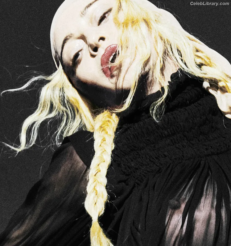 Madonna photo 8 of 444