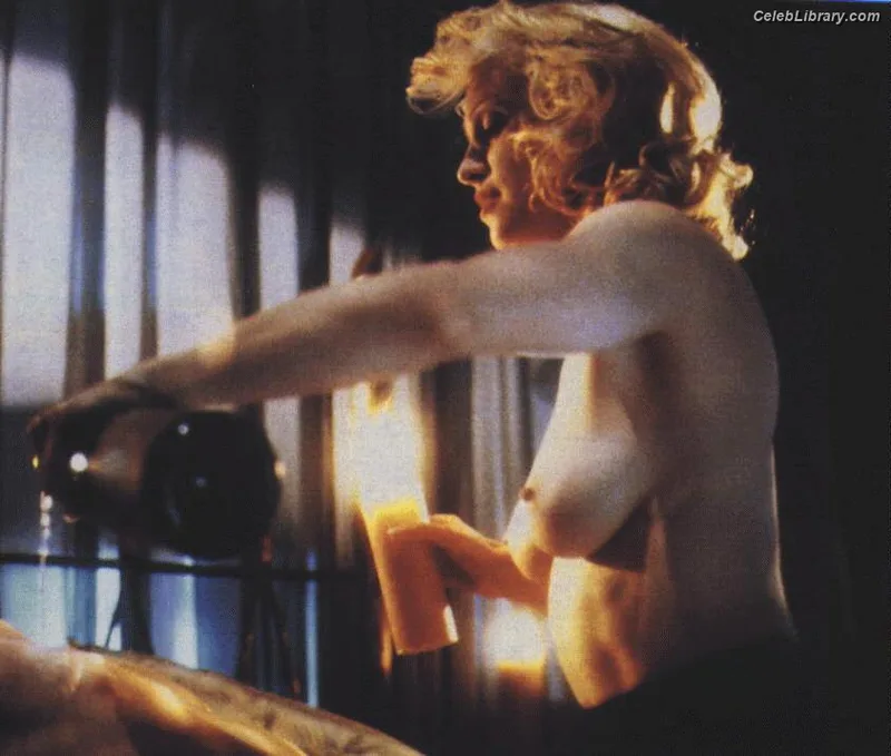 Madonna photo 11 of 444