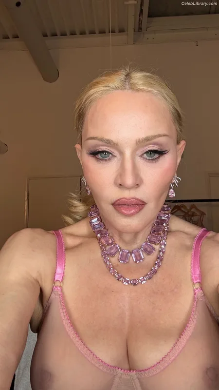 Madonna photo 3 of 444