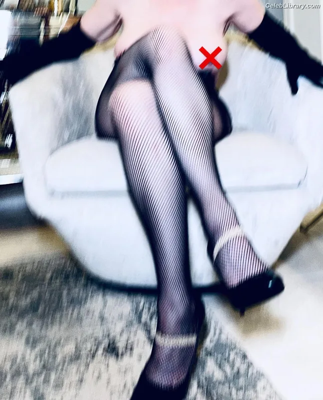 Madonna photo 7 of 444