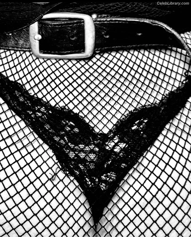 Madonna photo 8 of 444
