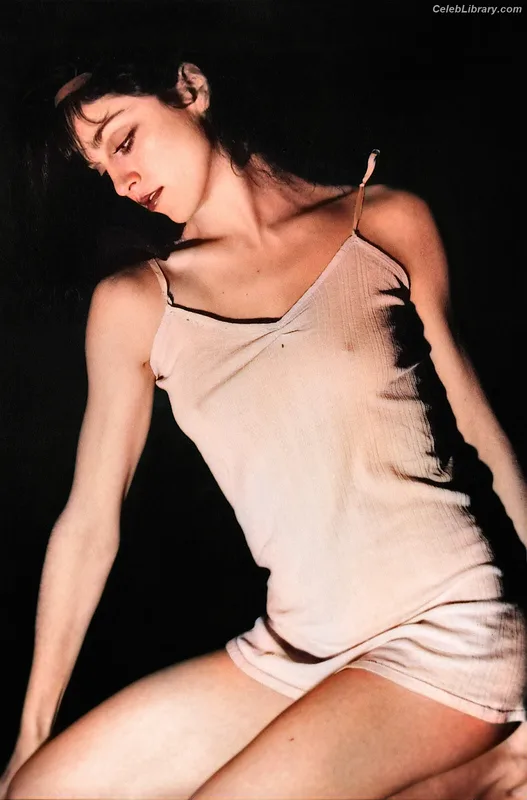 Madonna photo 10 of 444