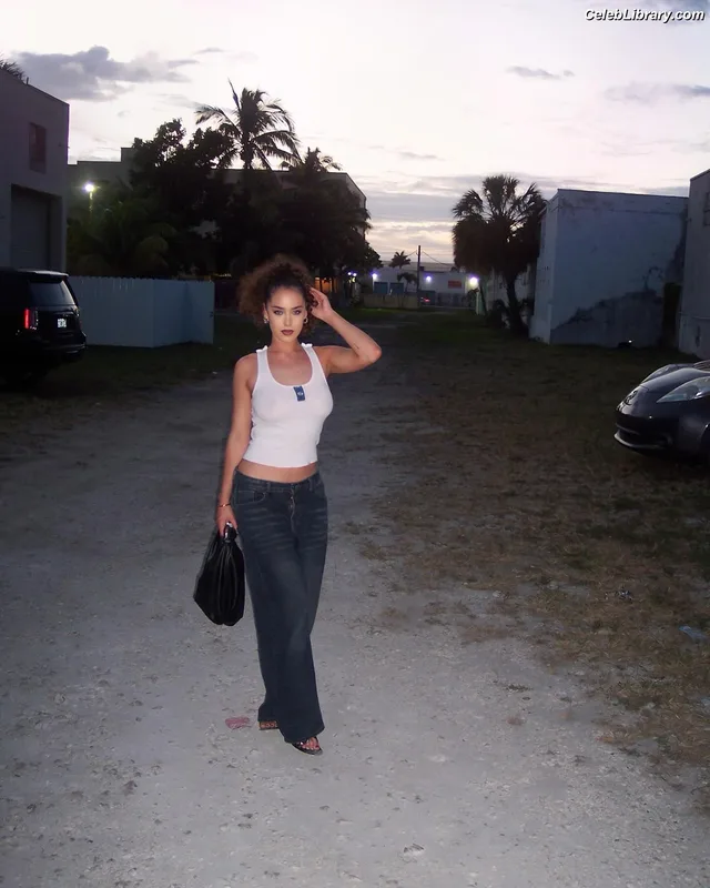 Maeta photo 5 of 256