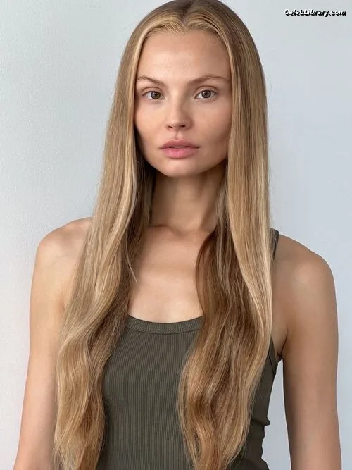 Magdalena Frackowiak photo 1 of 29
