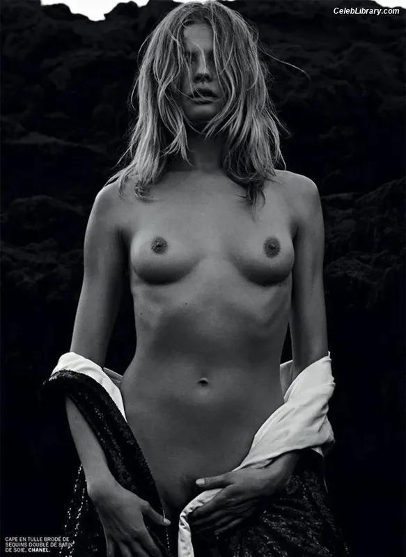 Magdalena Frackowiak photo 15 of 29