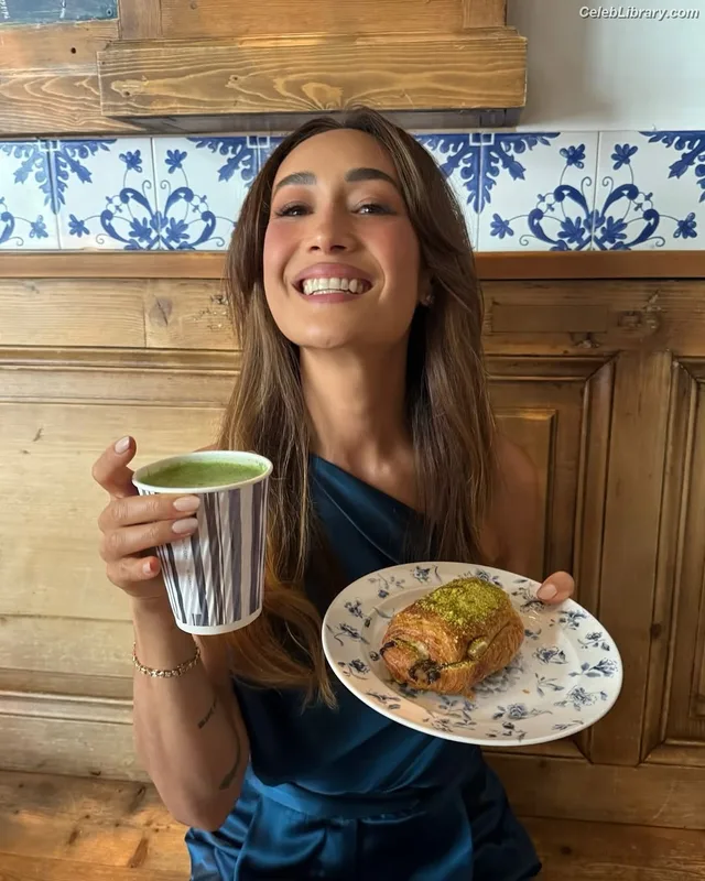 Maggie Q photo 11 of 85