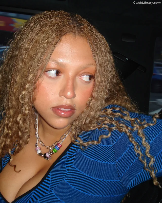 Mahalia photo 1 of 172